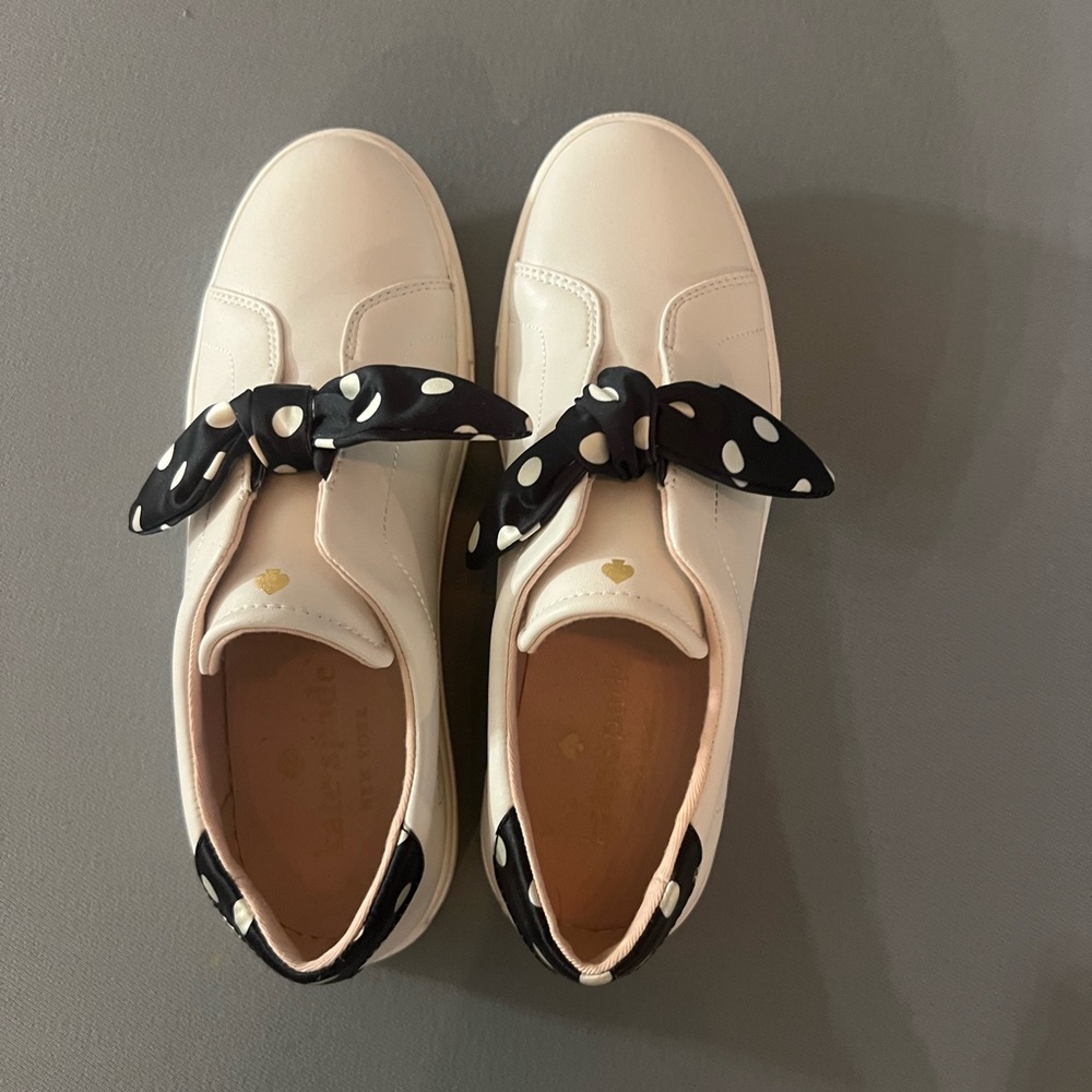 Kate Spade white with black bow sneakers size 7.5